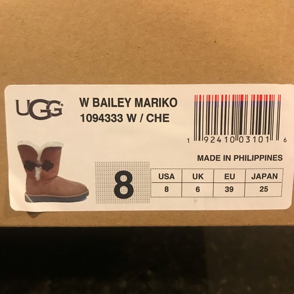 New UGG Mariko Boots, Short Chestnut UGGs, 8 & 9 - Picture 8 of 8
